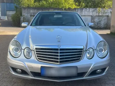 Gebraucht Mercedes E220 170 PS (125 kW) 2007 Silber Limousine