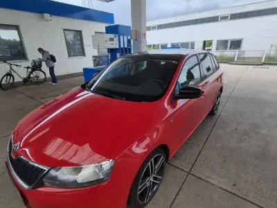 Gebraucht Skoda Rapid Style 122 PS (89 kW) 2014 Rot Kleinwagen