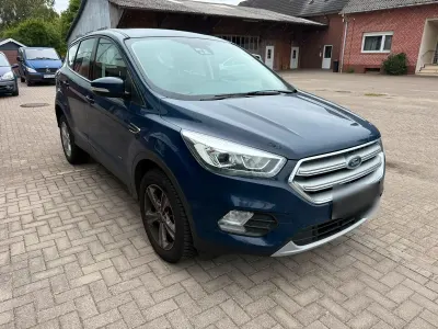 Gebraucht Ford Kuga 150 PS (110 kW) 2018 Blau SUV