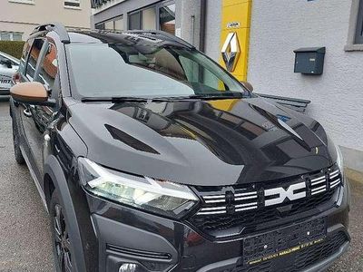 Gebraucht Dacia Jogger Extreme 110 PS (80 kW) 2024 Perlmuttschwarz Van / Kleinbus