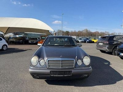 Gebraucht Mercedes E280 Elegance 204 PS (150 kW) 1998 Grau Limousine