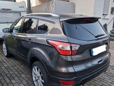Gebraucht Ford Kuga Trend 120 PS (88 kW) 2019 Grau SUV