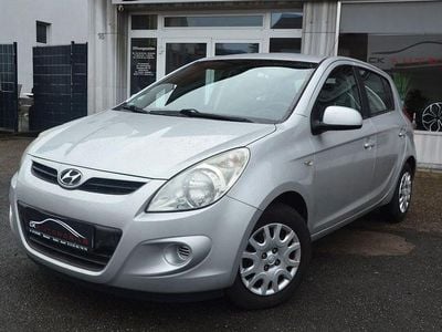 Silber Gebraucht 2011 Hyundai i20 Edition Limousine | 5.650 € (Etwas zu teuer)