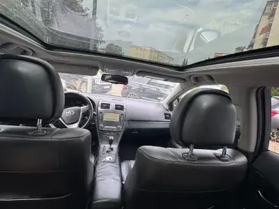 Gebraucht Toyota Avensis Executive 150 PS (110 kW) 2009 Grau Kombi