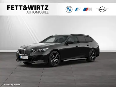 Gebraucht BMW 520 M Sport 197 PS (144 kW) 2025 Saphirschwarz metallic Kombi