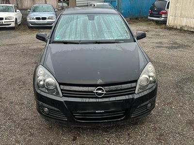 Schwarz Gebraucht 2004 Opel Astra Kombi | 3.600 € (Teuer)
