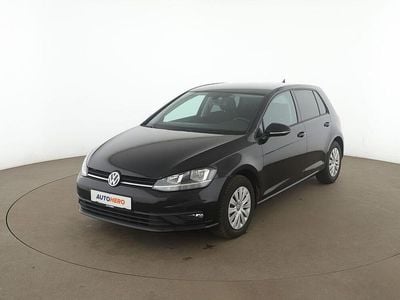 Usado VW Golf VII Trendline 110 HP (80 kW) 2018 Preto Sedan