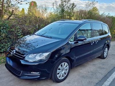 Second-hand VW Sharan Highline 170 CP (125 kW) 2012 Negru Monovolum
