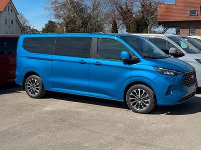 Neu Ford Tourneo Titanium 170 PS (125 kW) 2026 Aquablue Van / Kleinbus