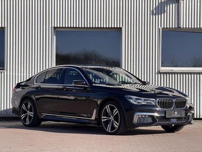 Gebraucht BMW 740 Sport Line 320 PS (235 kW) 2017 Blau Limousine