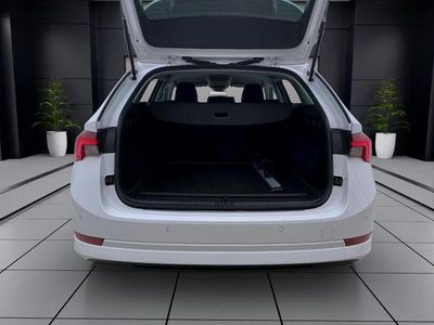 Gebraucht Skoda Octavia Style 116 PS (85 kW) 2023 Weiss Kombi