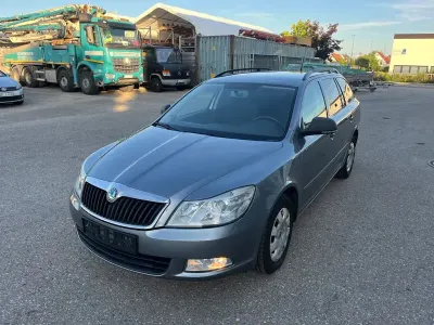 Gebraucht Skoda Octavia Active 105 PS (77 kW) 2013 Grau Kombi