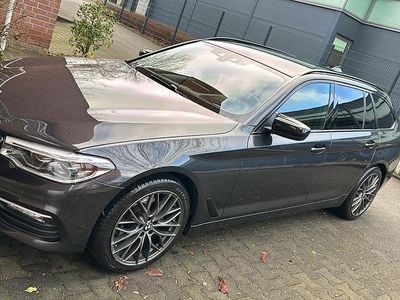 Gebraucht BMW 520 Sport Line 190 PS (139 kW) 2018 Grau Kombi