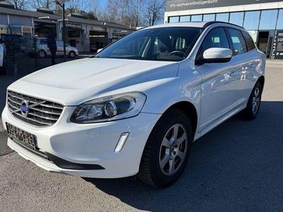 Gebraucht Volvo XC60 Momentum 190 PS (139 kW) 2017 Weiß SUV
