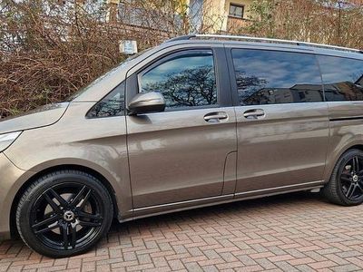 Mercedes V220