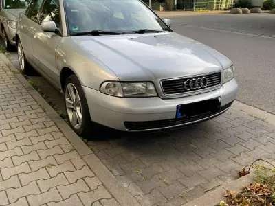 Używany Audi A4 100 KM (73 kW) 1997 Srebrny Sedan/Limuzyna