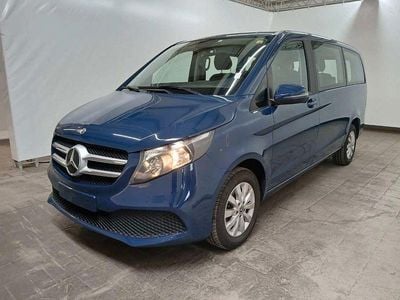Mercedes V220