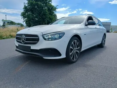 Gebraucht Mercedes E300 320 PS (235 kW) 2021 Weiß Kombi