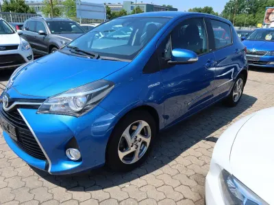 Gebraucht Toyota Yaris Hybrid Edition-S 75 PS (55 kW) 2016 Blau Limousine