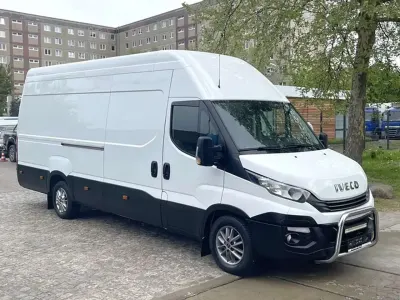 Używany Iveco Daily 179 KM (131 kW) 2019 Czarny Van