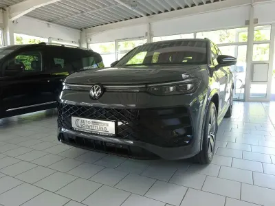 Neu VW Tayron R-line 193 PS (141 kW) 2026 Delfingraumetallic SUV