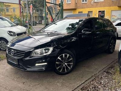 Gebraucht Volvo V60 Linje Svart 150 PS (110 kW) 2018 Black solid "stone" / solid Kombi