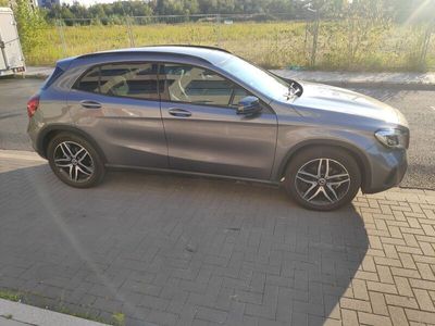 gebraucht Mercedes GLA180 DCT, Panoramadach, Anhängerkupplung, ......