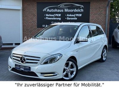 Gebraucht Mercedes B200 156 PS (114 kW) 2012 Weiß Van / Kleinbus