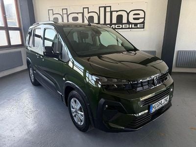 Neu Peugeot Rifter Allure 110 PS (80 kW) 2025 Sirkka grün Van / Kleinbus