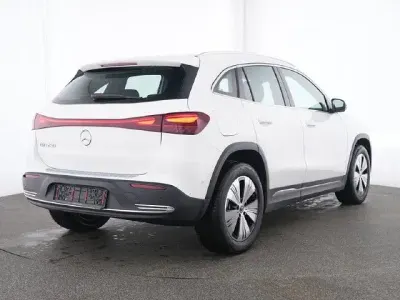 Gebraucht Mercedes EQA250 139 kW (190 PS) 2025 Weiß SUV