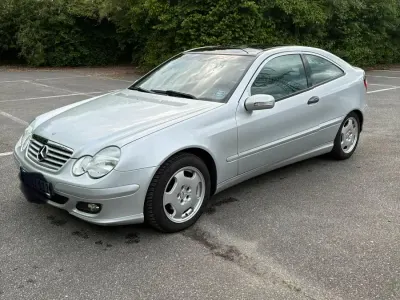 Gebraucht Mercedes C180 143 PS (105 kW) 2004 Silber Coupé