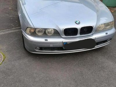 BMW 525