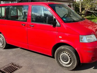 Używany VW Caravelle Trendline 131 KM (96 kW) 2009 Czerwony Van