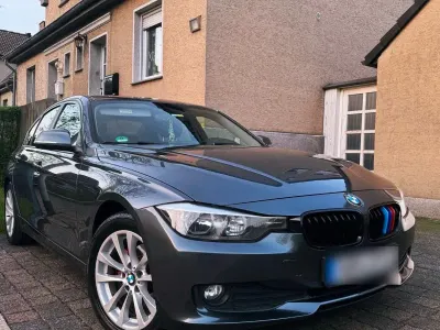 Gebraucht BMW 318 143 PS (105 kW) 2012 Grau Limousine