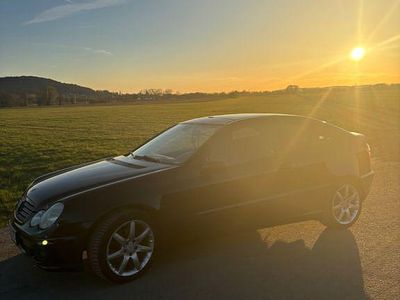 Gebraucht Mercedes 220 131 PS (96 kW) 2007 Schwarz Coupé