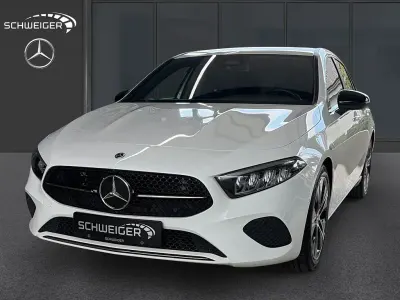 Gebraucht Mercedes A200 Progressive 163 PS (119 kW) 2023 Weiß Limousine