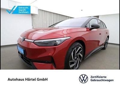 Kings red, metallic Gebraucht 2025 VW ID.7 Pro Kombi | 50.900 € (Fairer Preis)