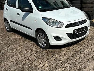 Gebraucht Hyundai i10 69 PS (50 kW) 2013 Weiß Kleinwagen