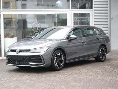 Nuova VW Passat Pro 193 CV (141 kW) 2026 Grigio Station wagon