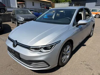 Gebraucht VW Golf VII Life 150 PS (110 kW) 2021 Silber Kleinwagen