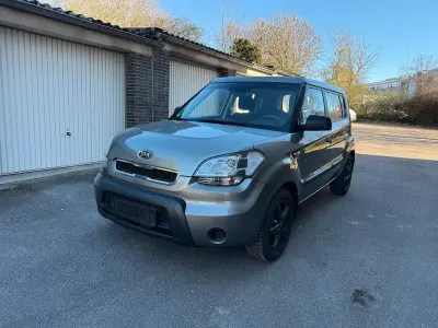 Usado Kia Soul 126 HP (92 kW) 2009 Cinzento SUV