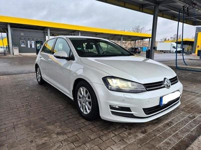 Gebraucht VW Golf VII Highline 125 PS (91 kW) 2014 Weiß Limousine