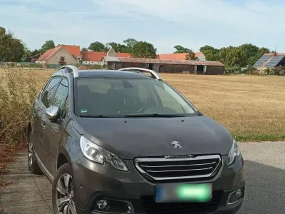 Gebraucht Peugeot 2008 Allure 131 PS (96 kW) 2015 Grau SUV