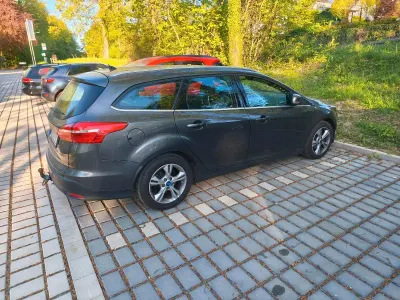 Używany Ford Focus Trend 120 KM (88 kW) 2016 Czarny Kombi