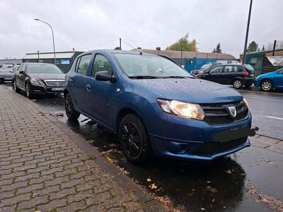 Blau Gebraucht 2015 Dacia Sandero Kleinwagen | 3.400 €