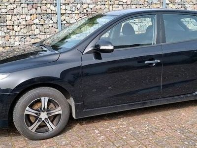 gebraucht Hyundai i30 CDRi Diesel mit Anhängerkupplung und TÜV