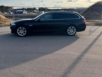 Gebraucht BMW 530 258 PS (189 kW) 2012 Schwarz Kombi