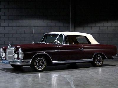 Rot Gebraucht 1962 Mercedes 300 SE Cabrio | 199.500 €