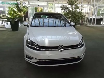 Gebraucht VW Golf VII Join 150 PS (110 kW) 2019 Oryxwhite perlmutteffekt Kleinwagen