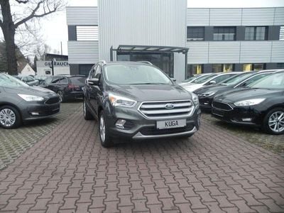 Gebraucht Ford Kuga Titanium 150 PS (110 kW) 2018 Grau SUV